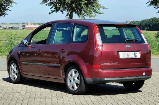 Ford Focus (2005) thumbnail 3