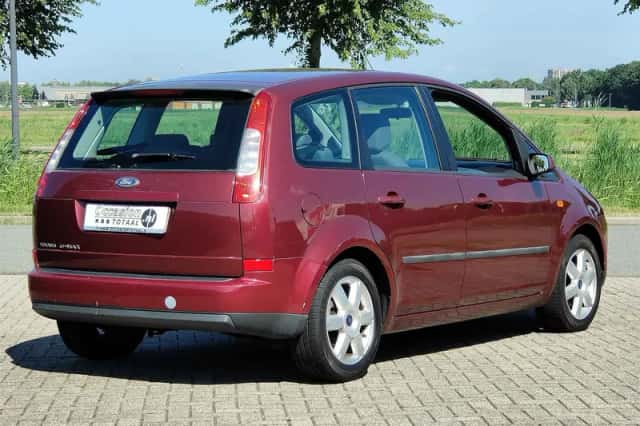 Ford Focus (2005) thumbnail 4