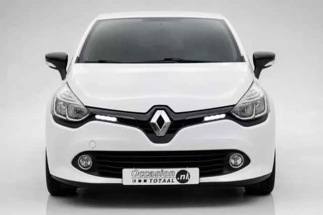 Renault Clio (2015) thumbnail 2
