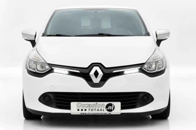 Renault Clio (2015) thumbnail 2
