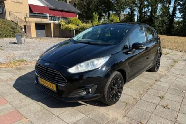 Ford Fiesta (2016) thumbnail 1