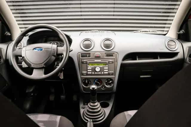Ford Fusion (2010) thumbnail 4