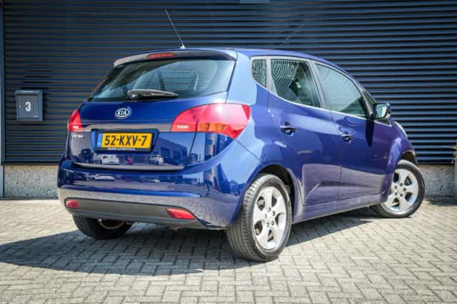 Kia Venga (2010) thumbnail 3
