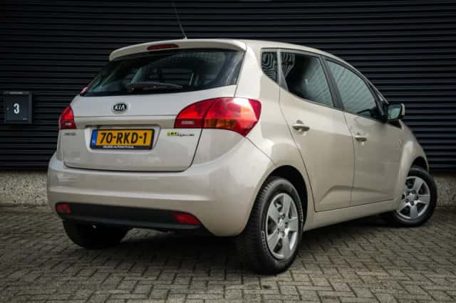 Kia Venga (2011) thumbnail 3