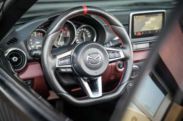 Mazda MX-5 (2018) thumbnail 5