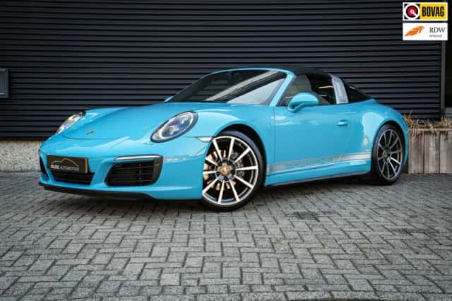 Porsche 911 (2016) thumbnail 2
