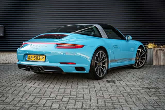 Porsche 911 (2016) thumbnail 3