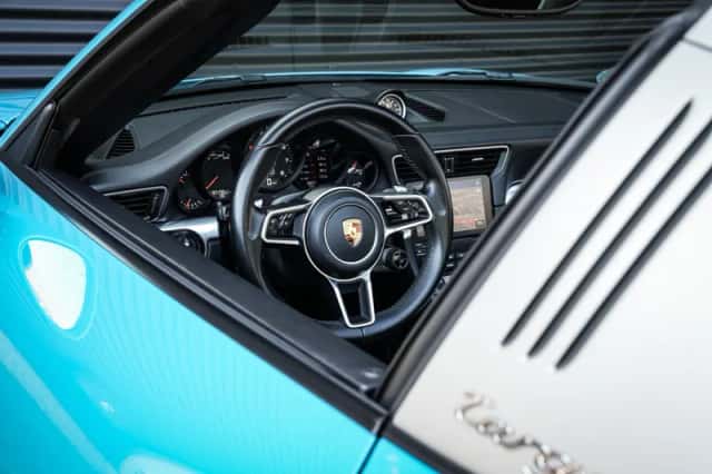 Porsche 911 (2016) thumbnail 4