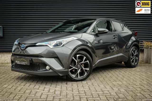Toyota C-HR (2019) thumbnail 2