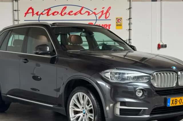 BMW X5 (2015) thumbnail 1
