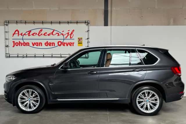 BMW X5 (2015) thumbnail 5