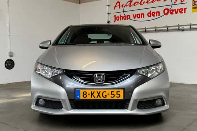 Honda Civic (2013) thumbnail 2