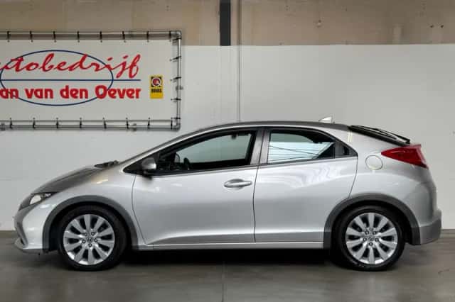 Honda Civic (2013) thumbnail 5