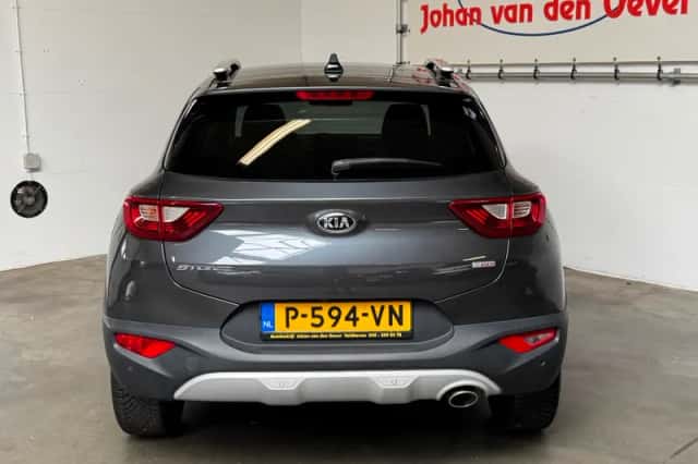Kia Stonic (2019) thumbnail 4