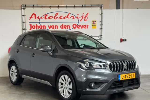 Suzuki S-Cross (2018) thumbnail 1