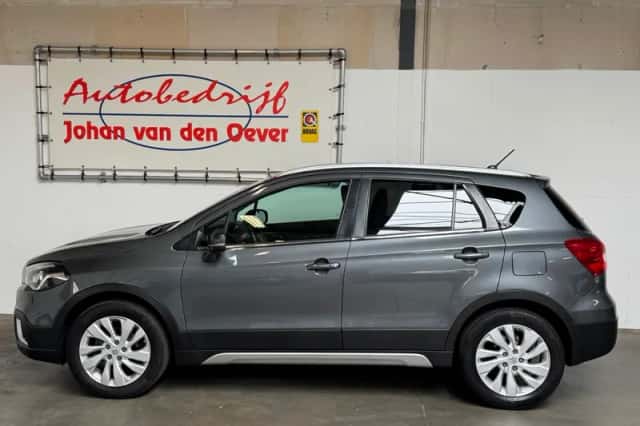 Suzuki S-Cross (2018) thumbnail 5