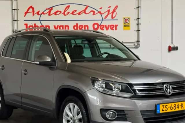 Volkswagen Tiguan (2009) thumbnail 1