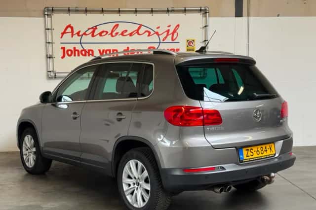 Volkswagen Tiguan (2009) thumbnail 3