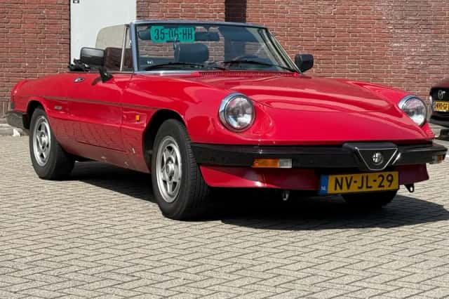 Alfa Romeo Spider (1988) thumbnail 1