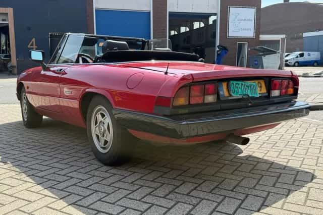 Alfa Romeo Spider (1988) thumbnail 6