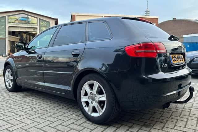 Audi A3 (2009) thumbnail 4