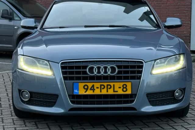 Audi A5 (2011) thumbnail 2