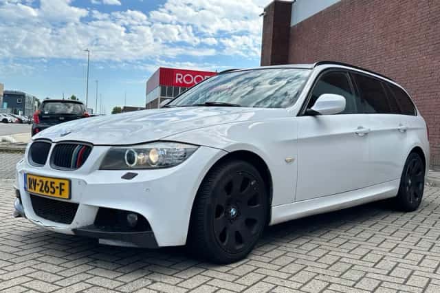 BMW 3-Serie (2011) thumbnail 4