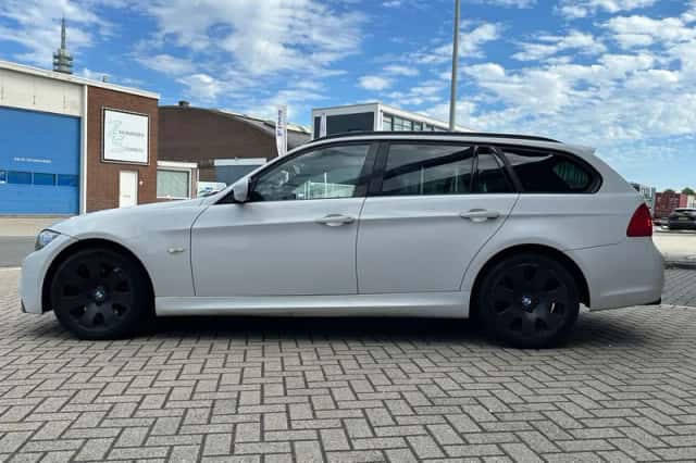 BMW 3-Serie (2011) thumbnail 5