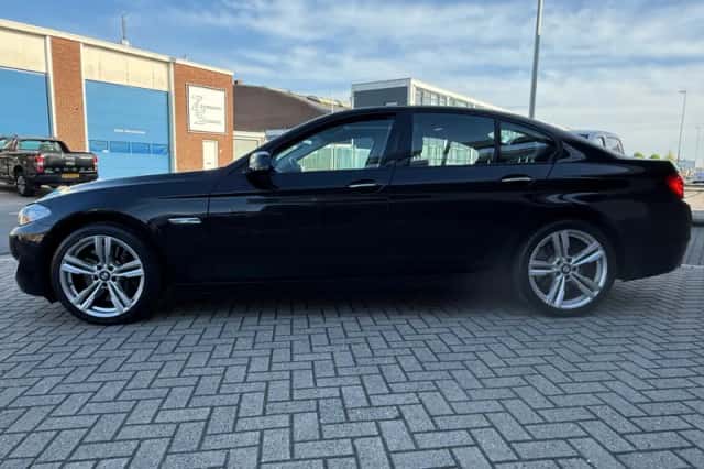BMW 5-Serie (2011) thumbnail 4
