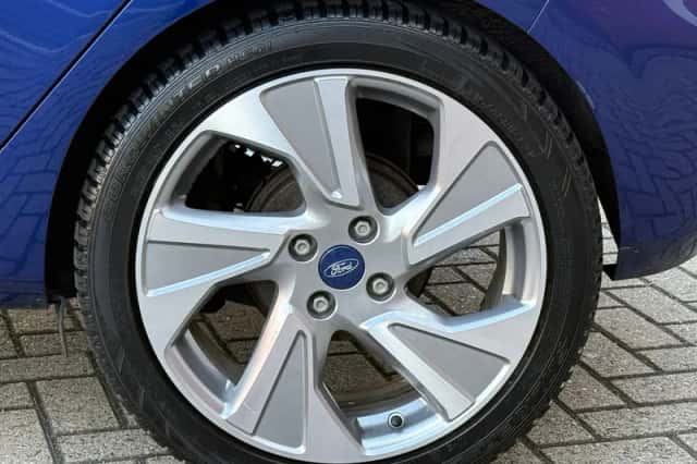Ford Fiesta (2017) thumbnail 5