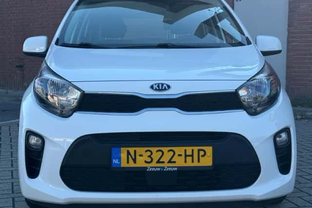 Kia Picanto (2021) thumbnail 2