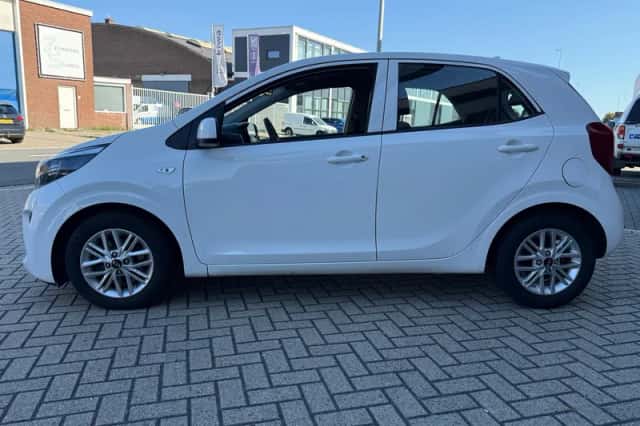 Kia Picanto (2021) thumbnail 4
