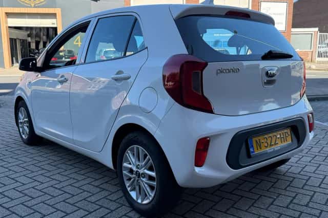 Kia Picanto (2021) thumbnail 5