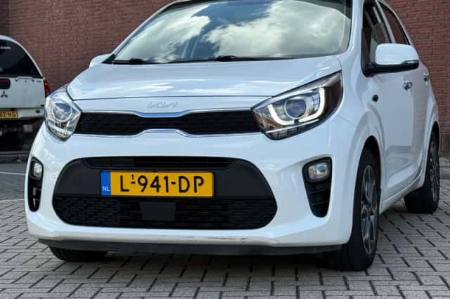 Kia Picanto (2021) thumbnail 3