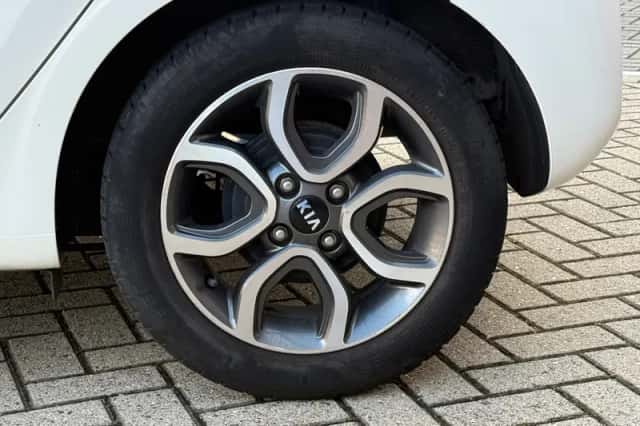 Kia Picanto (2021) thumbnail 6