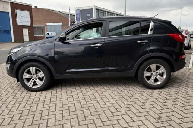 Kia Sportage (2011) thumbnail 4