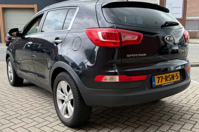 Kia Sportage (2011) thumbnail 5