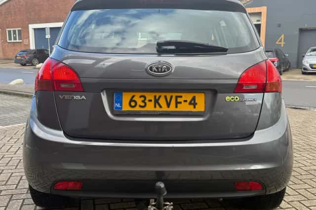 Kia Venga (2010) thumbnail 6