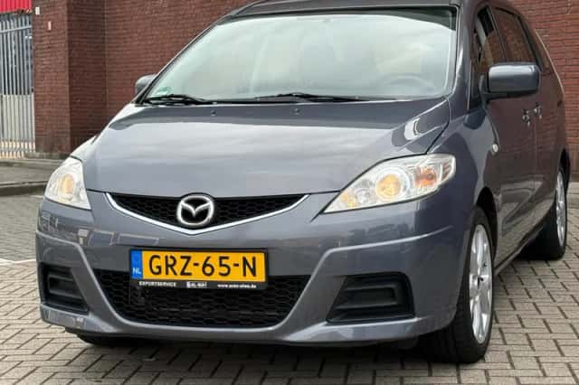 Mazda 5 (2011) thumbnail 3
