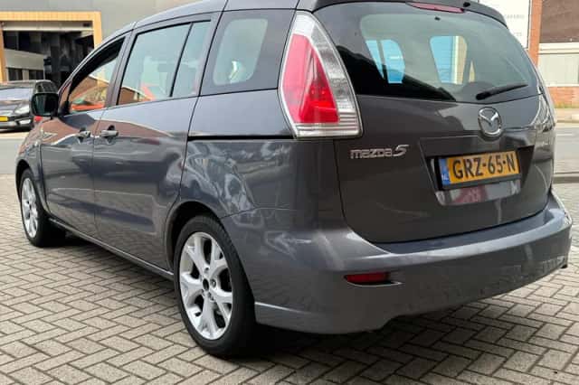Mazda 5 (2011) thumbnail 5