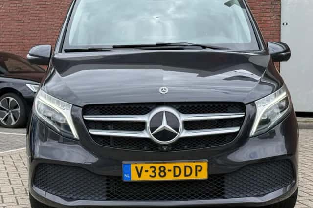 Mercedes-Benz V-Klasse (2020) thumbnail 2
