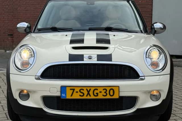 MINI Cooper S (2008) thumbnail 2