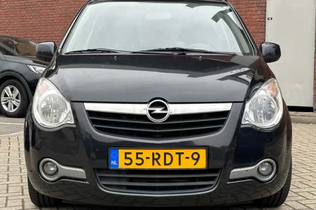 Opel Agila (2011) thumbnail 2
