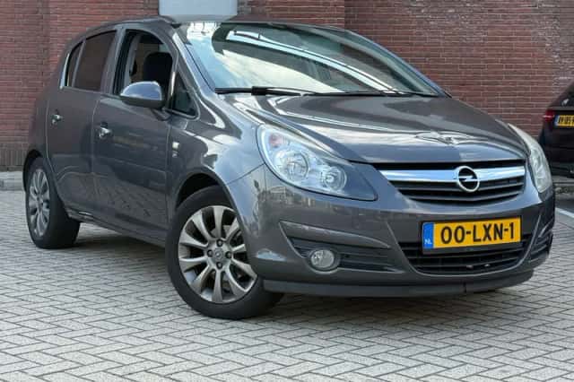 Opel Corsa (2010) thumbnail 1