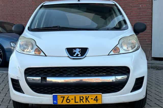 Peugeot 107 (2010) thumbnail 2