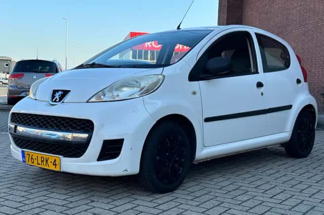 Peugeot 107 (2010) thumbnail 3