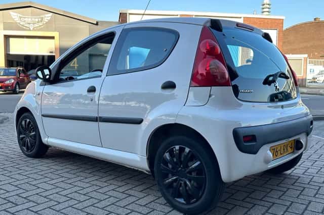 Peugeot 107 (2010) thumbnail 5