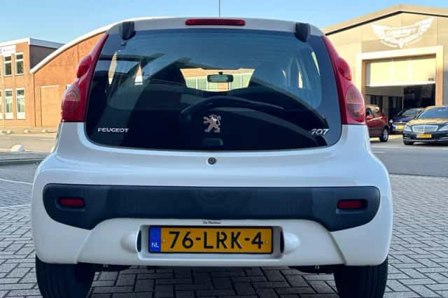 Peugeot 107 (2010) thumbnail 6
