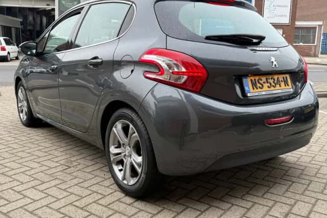 Peugeot 208 (2013) thumbnail 5