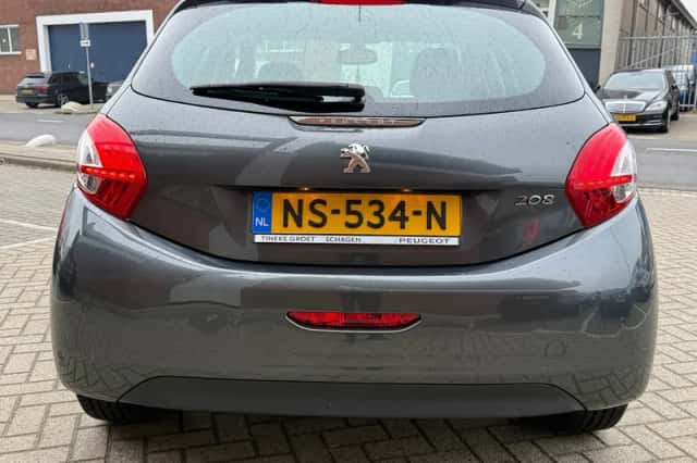 Peugeot 208 (2013) thumbnail 6